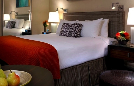 Palomar Arlington Hotel 02.[1]